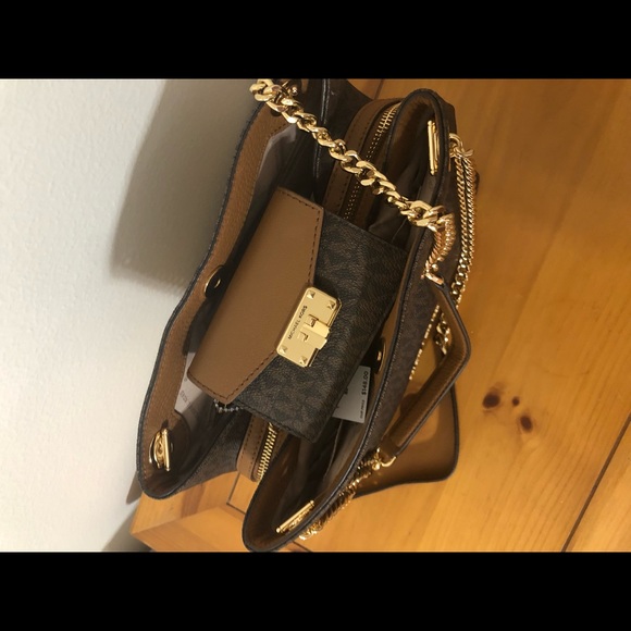 Sold - Picture 2 of 7